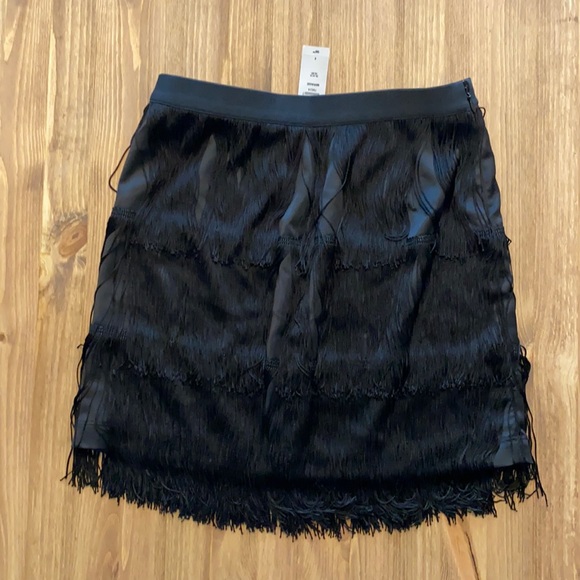 Aritzia Babaton Mirage Skirt size 4 NWT - Picture 2 of 4